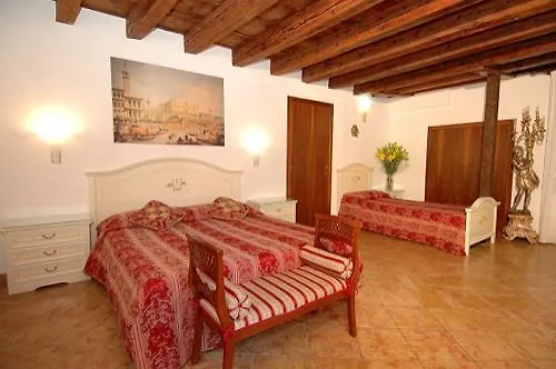 Hotel Ca' Dei Leoni Venezia 3*,  Italia